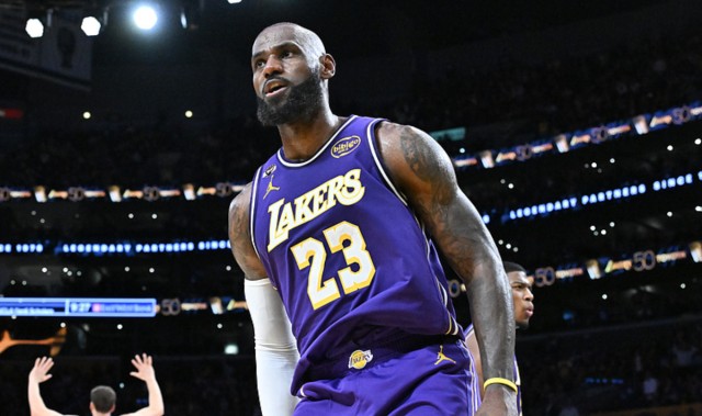 注册领彩金-就在今天！詹姆斯打破尘封22年NBA纪录，登顶历史第一